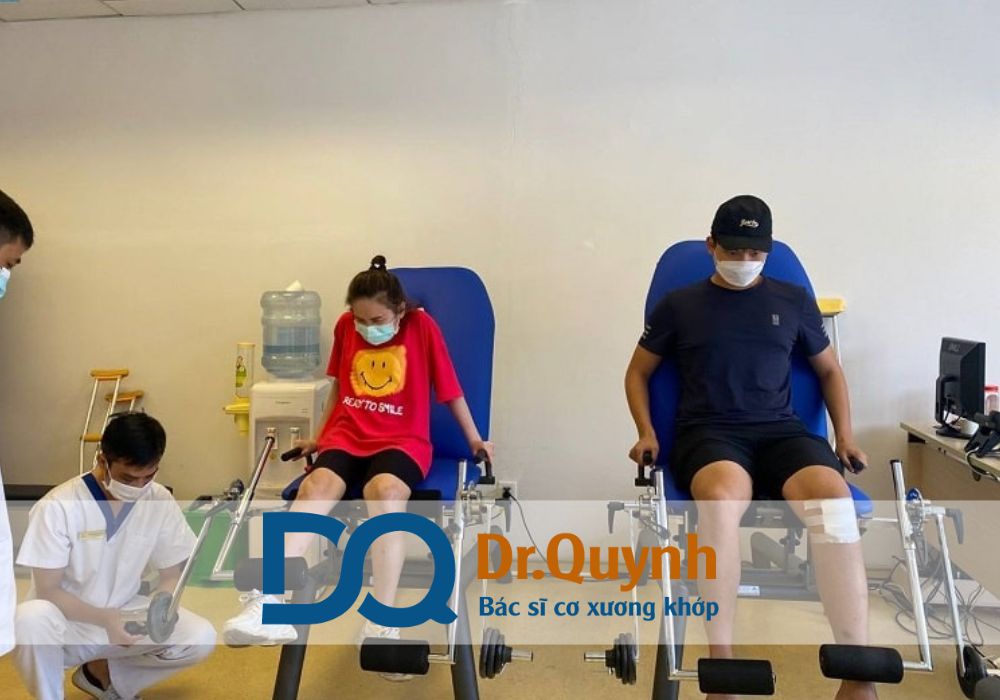 Nếu bạn hoặc người thân đang cân nhắc thay khớp háng, đừng ngần ngại liên hệ ngay CHUYÊN GIA, BÁC SĨ CKI LÊ VĂN QUỲNH để được tư vấn chính xác, tận tâm và phù hợp với điều kiện tài chính.