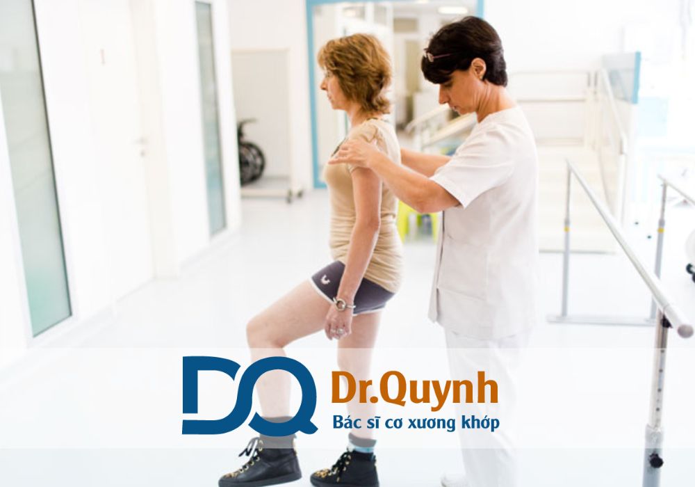 Chuẩn bị cho ca phẫu thuật thay khớp háng không chỉ là việc nằm trên bàn mổ mà là cả một quá trình chủ động, khoa học và đồng hành giữa người bệnh – bác sĩ – gia đình. Bạn càng chuẩn bị tốt, ca phẫu thuật càng thành công và hồi phục càng nhanh.