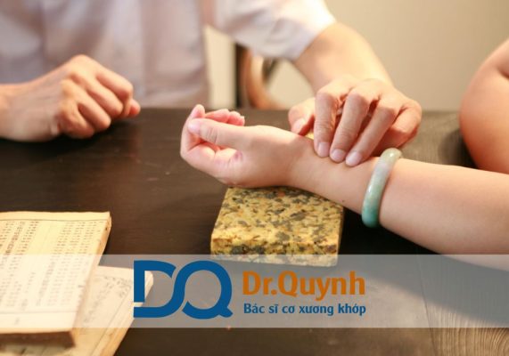 Y học cổ truyền Quận 7 Y học cổ truyền Quận 7 ngày càng được nhiều người dân tin tưởng lựa chọn trong điều trị bệnh lý xương khớp, chấn thương thể thao, phục hồi sau phẫu thuật cũng như chăm sóc sức khỏe tổng thể.
